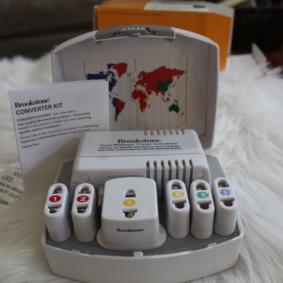 Brookstone, Dual Wattage 7 peace Travel Converter Kit NWOT - Picture 5 of 6